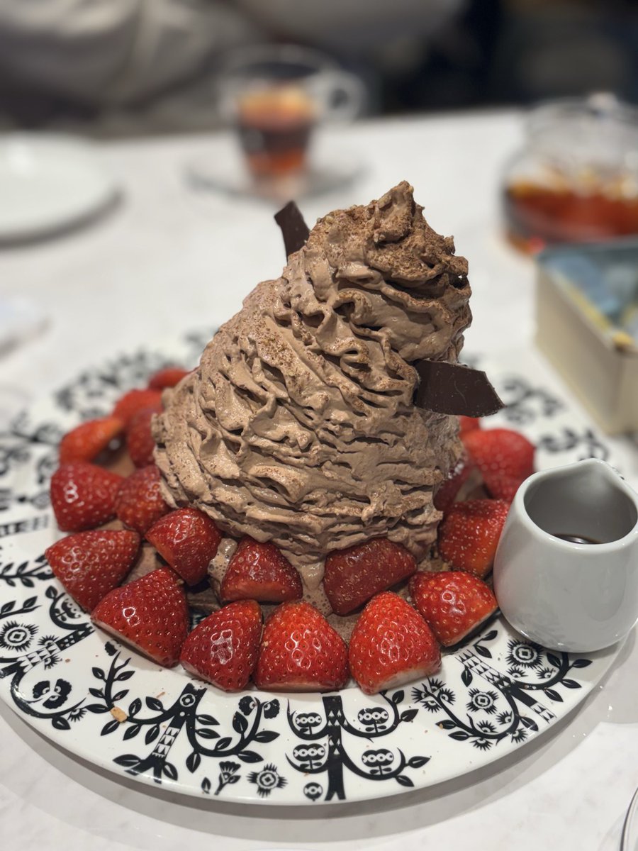 バカデカ苺チョコパンケーキ食べた🍫🍓🥞 #quinzechoco