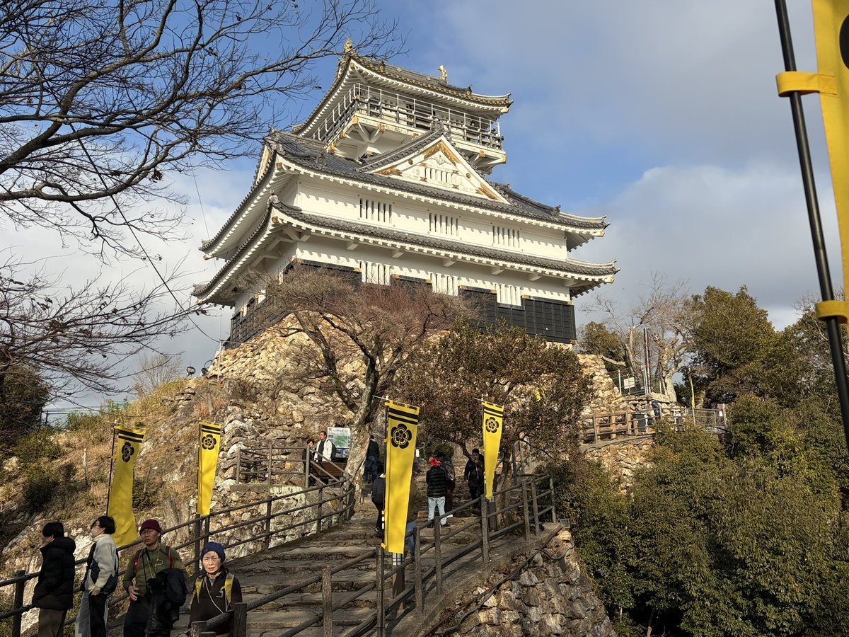 5kAZ5's tweet photo. ひさしぶりの金華山登頂🏃‍♂️
ドライブウェイ→七曲り登山道
寒かった、、 https://t.co/3fD1LUTCcY