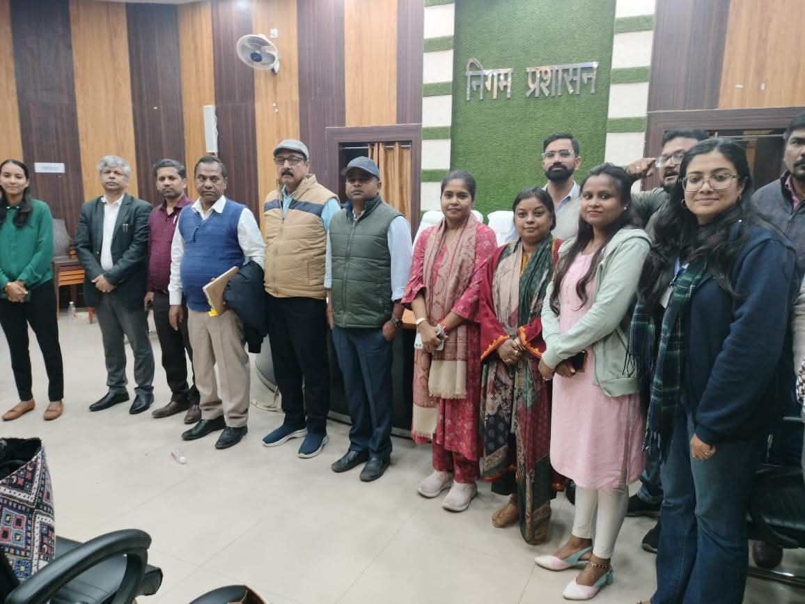 UDHDBIHAR's tweet photo. गया जी में URMP के तहत दूसरी मल्टी-स्टेकहोल्डर बैठक आयोजित ��ुई, जिसमें फल्गु नदी संरक्षण, नदी-संवेदनशील शहरी नियोजन और सतत विकास पर अहम चर्चा हुई।
यह पहल #NMCG और #NIUA के सहयोग से पर्यावरणीय व सांस्कृतिक संरक्षण की दिशा में महत्वपूर्ण कदम है। 🌿
#GayajiNagarNigam
@gmcgayaji https://t.co/egaBxppgSn