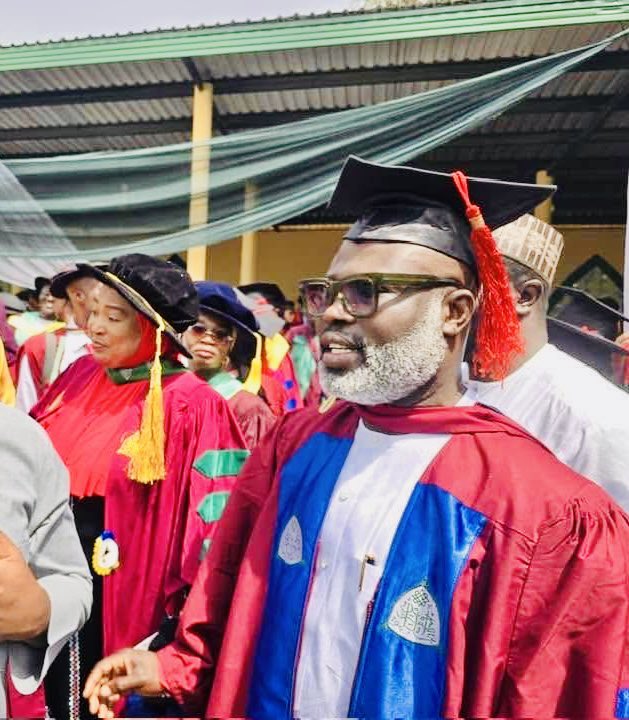 kinggadaff's tweet photo. Congrats to Amb. A. 
Yahya Seriki, MFR, on earning his MBA from ABU Zaria.
Statesman, unifier of peace in Kwara politics, and a progressive gentleman.We celebrate not just the degree, but his humility—always lifting others.
“A dwarf on the shoulders of a giant” Gov. @RealAARahman https://t.co/RqFvNYllYc