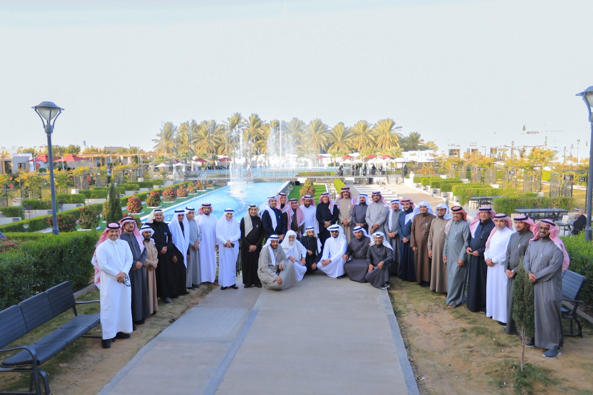 ahali_alrass's tweet photo. بدعوة كريمة من رئيس وأعضاء لجنة أهالي البكيرية، تشرف مجلس أهالي الرس بزيارة محافظة البكيرية السبت 12 شعبان 1447.
حيث تم في بداية الزيارة عقد لقاء في مقر لجنة أهالي البكيرية تم فيه مناقشة عدد من المواضيع التي تهم المحافظتين ثم تم بعد ذلك زيارة عدد من المواقع و المعالم شملت 
مقصورة السويلم ، مقصورة الراجحي ، متحف و محمية عبدالرحمن الراجحي ، متحف ابو فهد الخ��يم ، منتحع بصمة الريفي، جادة السواقي ، منتجع البيلسان.

التغطية الكاملة للزيارة  ( من إعداد المصور  محمد البشري ) على الرابط

https://t.co/YtVCwVursd