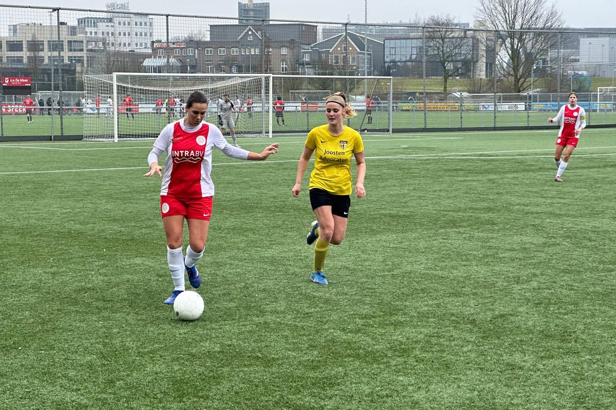 DAMES ⚽️ l Harde les voor Vrouwen 1 ondanks lichtpuntjes

ijsselmeervogels.nl/nieuws/dames/h…