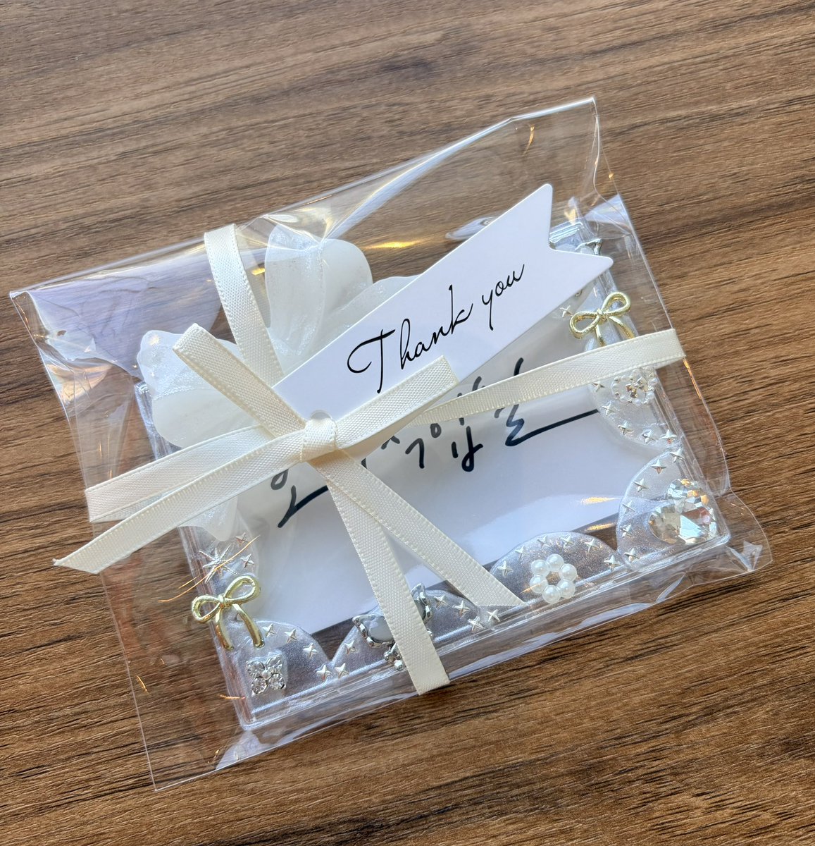 epgpgp's tweet image. 오늘도 라떼ㅋㅋㅋ
그리고 범❤️금후나리와 함께
다늬님 신상탑꾸!!!
몇일 전에 받았지만 
게으름이 이겨서 오늘 개봉^^
뭣이 중헌디!! 이렇게 이뿐디!!

#눈에범이서리다 #눈범서