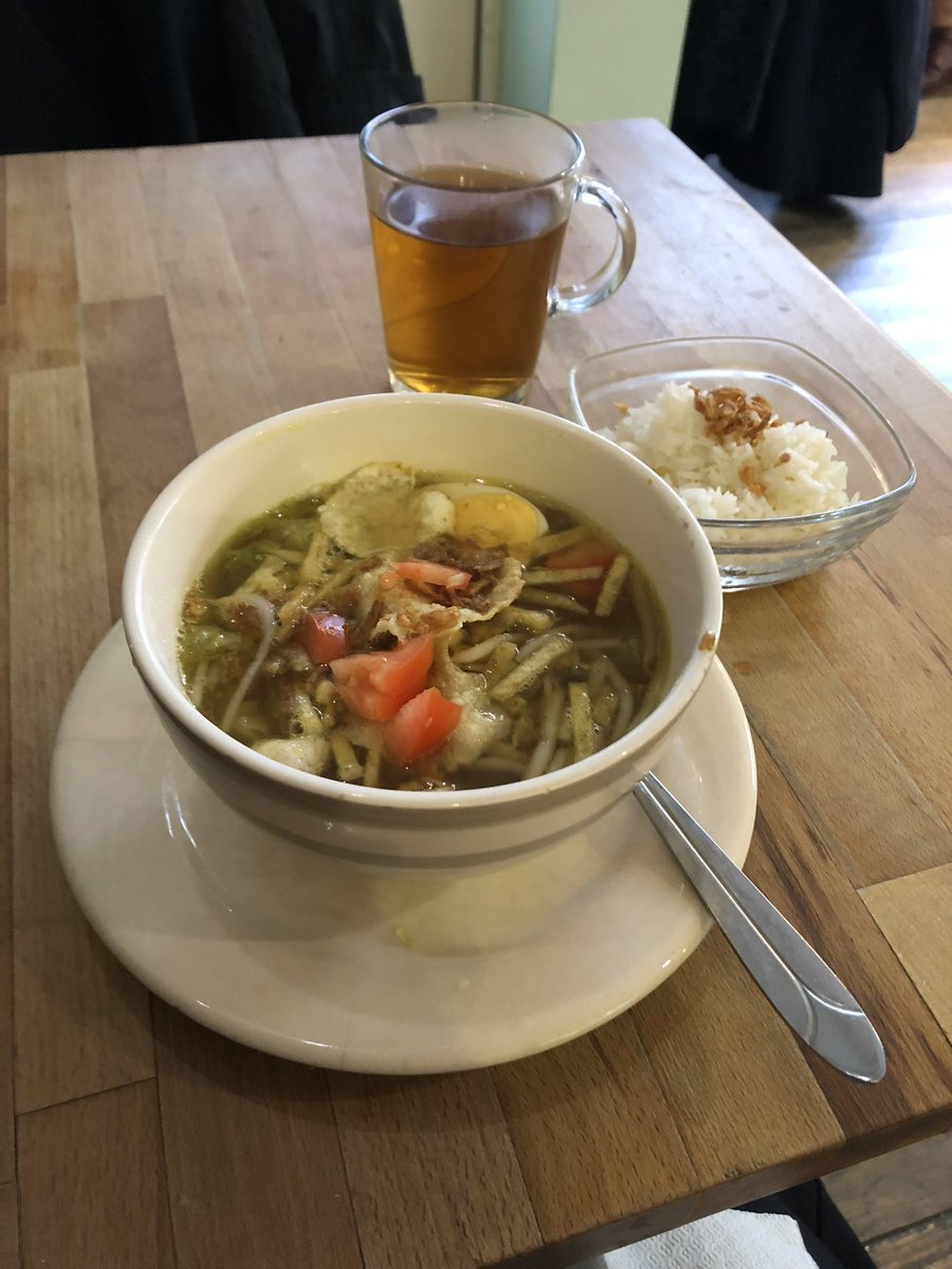 MonicaKeyzer's tweet photo. 🍜
Warm welkom bij Bayu Food & Art.
🍚Soto Ayam en 🫖jasmijnthee.
#food Haarlemmerdijk - Amsterdam.
#Bayu https://t.co/DzzwYlgTAo