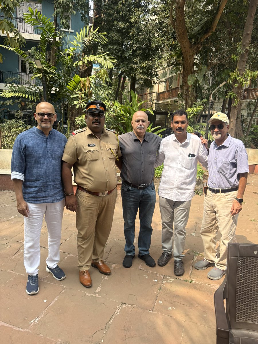 subhashmotwani's tweet photo. Keep up the good work.Kudos to @MumbaiPolice of Colaba Police Stn headed by Sr PI Sudhakar Deshmukh & team to ensure that there is zero tolerance for double parking on Boman Kawasji Boman Behram Marg #MTPHereToHelp #CPMumbaiPolice .We need your support for late evening too! https://t.co/qNVHDRipuz