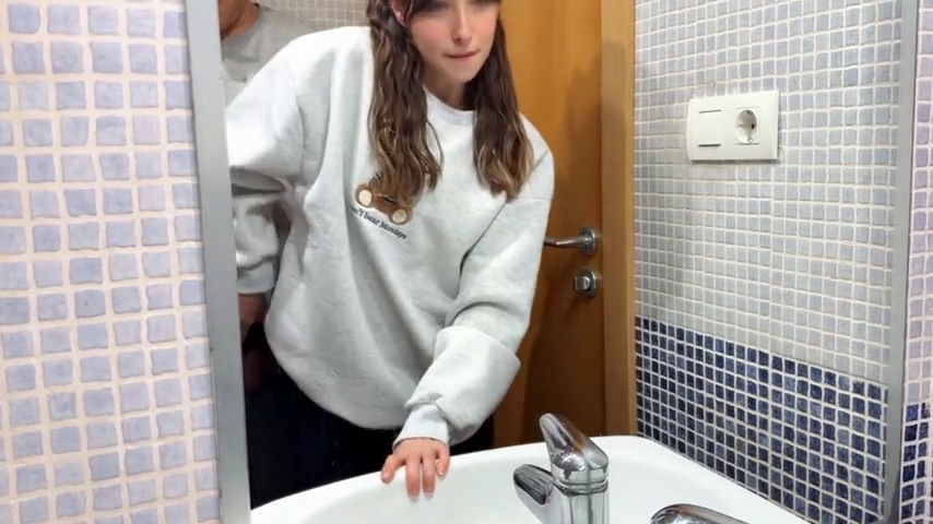 cdn.videy.co/hjOOT6Iu1.mp4
video.twiimg.asia/amplify_video/…