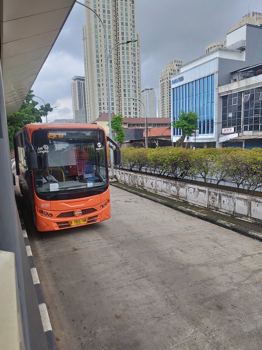 CorridorEight's tweet image. What if @FeederKebayoran diganti minitrans ini semua