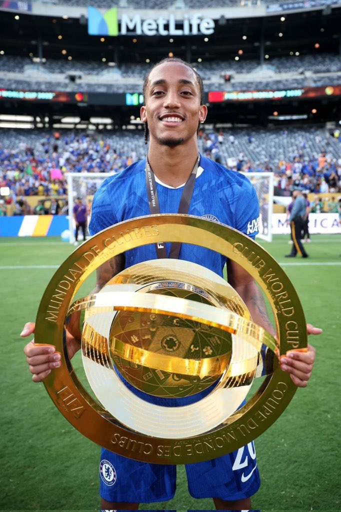 Whizz tweet media