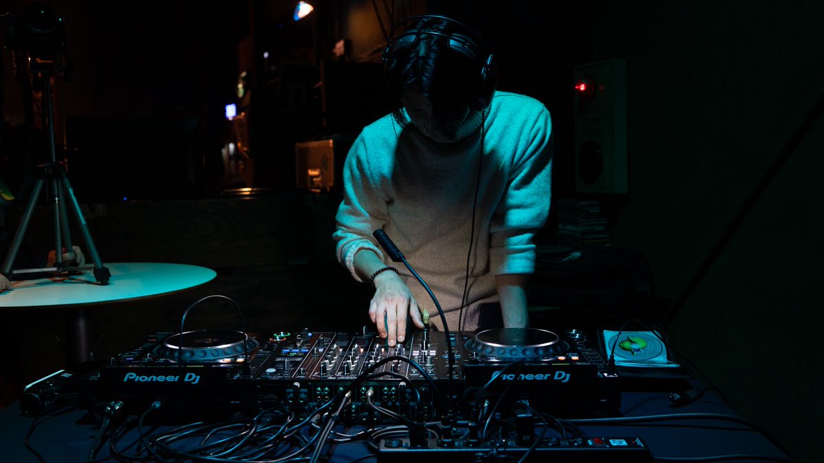 Pictured Resort tweet media