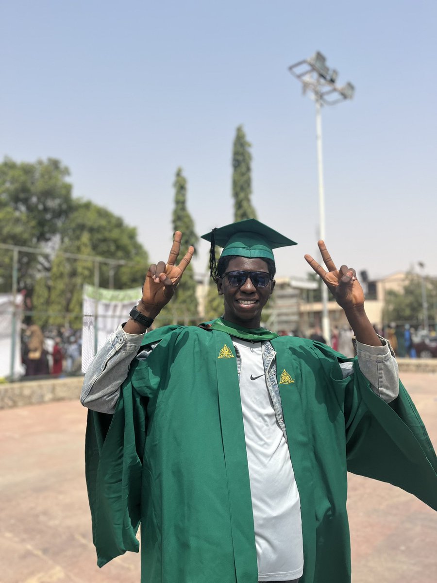Convocation 2.0 went well. 👨🏽‍🎓🔥💚

Glad to celebrate with amazing friends yesterday.

Far from academic performance and success, Convocation has always been a moment of celebration for completing things you started.

Not everyone was opportune to conclude what they commenced and