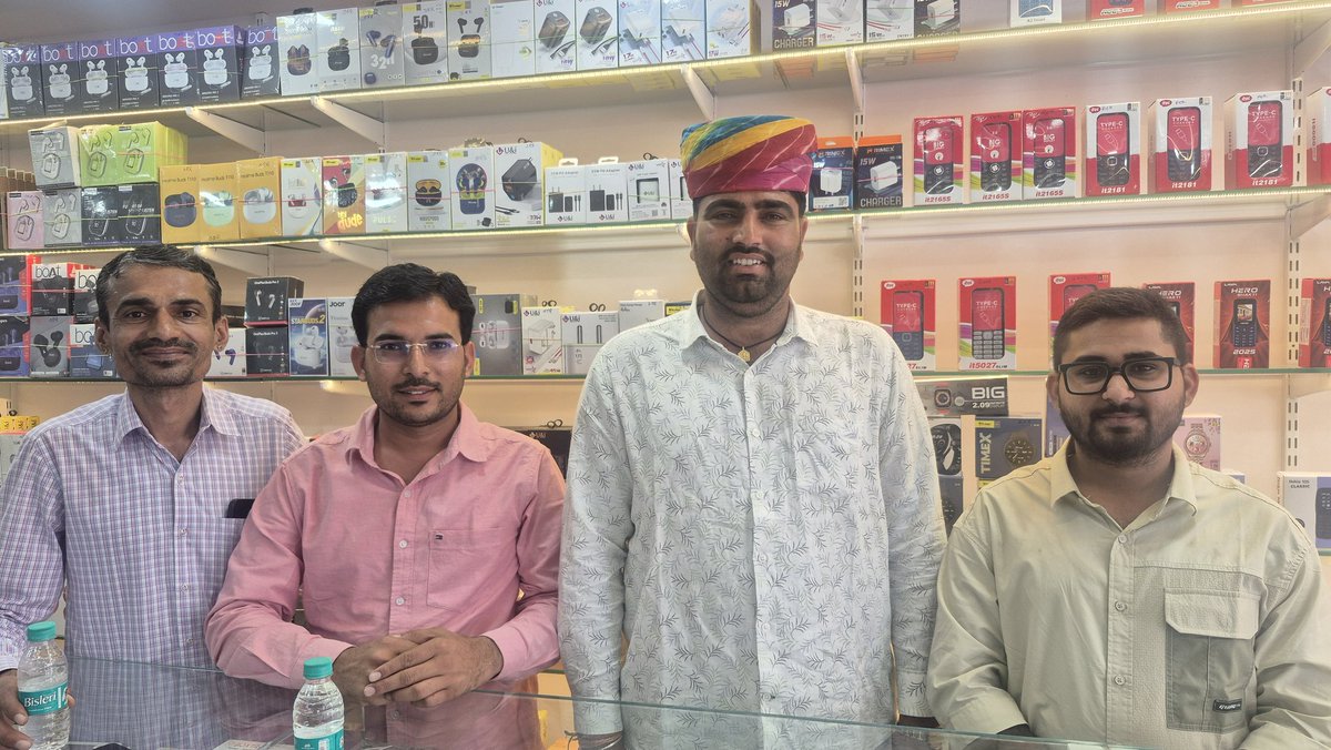 Tajaram_Siyag_'s tweet image. आज वापी प्रवास के दौरान मित्र हरीश जी डुडी एंव पेमाराम जी काकङ भाग्य लक्ष्मी प्रतिष्ठान जाना हुआ। 
मान सम्मान के लिए हार्दिक आभार। 
#TeamRLP #Vapi