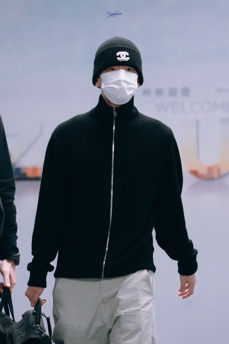 🐶🛬260201 CAN
See you later
<a href="/B_hundred_Hyun/">Baekhyun_EXO</a> <a href="/BAEKHYUN_INB100/">BAEKHYUN_official</a>
#백현 #BAEKHYUN