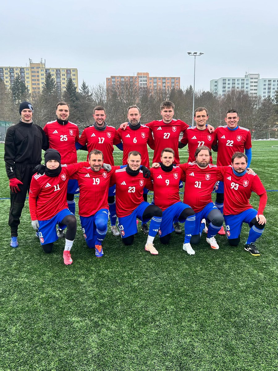 Česká fotbalová reprezentace lékařů tweet media