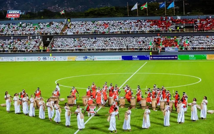 NindoreraF67611's tweet photo. Mbe @pnininahazwe na @FOCODE_ yawe ,ejo mwarabonye abantu Bari kuri #Stade_Intwari?
Abarundi dufatanye munda kandi ntiturota dusubira gucanamwo kandi turi kumurindi w'iterambere.
#Vive_Neva_Wacu
#Vive_CnddFdd
@NtareHouse @CnddFdd @CBurunga https://t.co/UezBohOUek