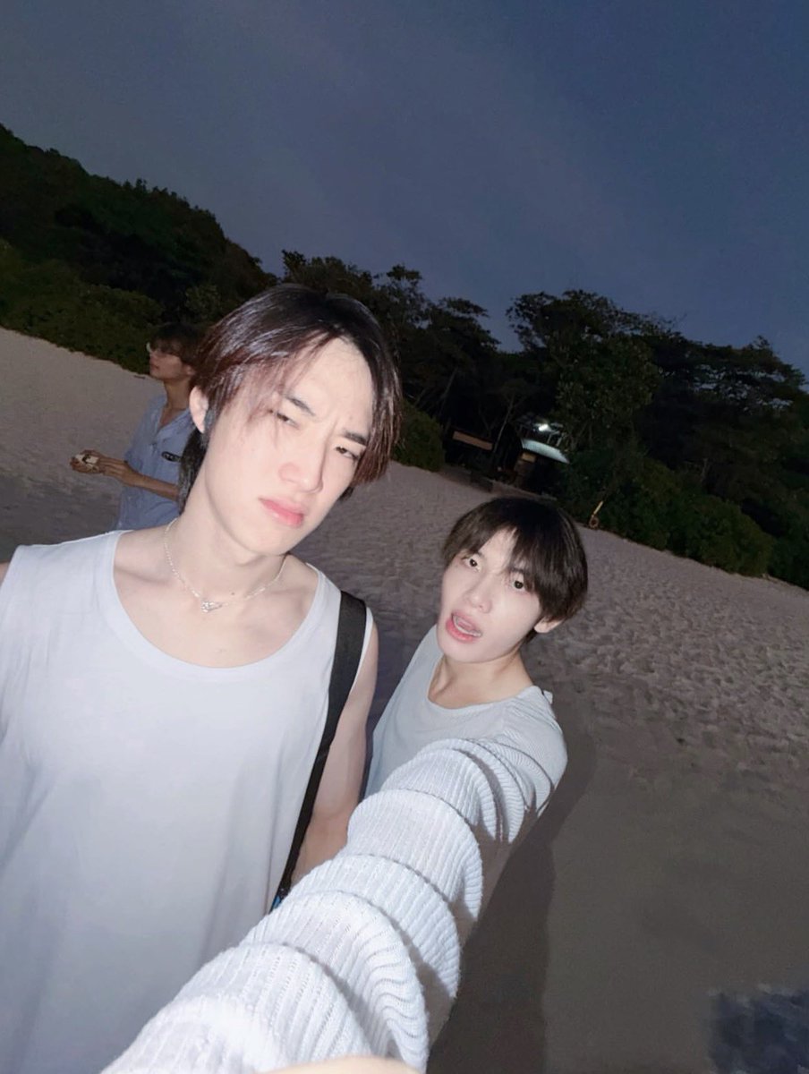 kkatty_2's tweet photo. ถ้ารู้ว่าองุ่นให้ผลเร็วขนาดนี้ นี่กินบ้างละ🙂‍↕️🙂‍↕️🙂‍↔️🙂‍↔️ https://t.co/wFw5x9NBBp
