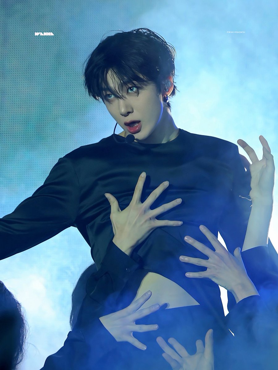 wanna_hw's tweet photo. 260130 The X : Nexus 넥서스 첫콘

#MONSTAX #MONSTA_X #HYUNGWON #몬스타엑스 #형원 #채형원 #ヒョンウォ https://t.co/J43ZTaWZJO