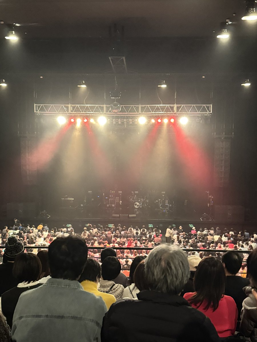 O4yDr's tweet photo. 初ライブ参戦は好きなアーティストでした🥸 https://t.co/u4wgg40jcM