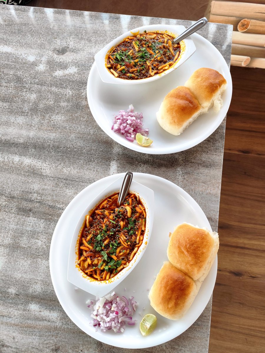 Sunday ride ✌ and a yummy breakfast 😀 #Foodie #Traveller #bikeride