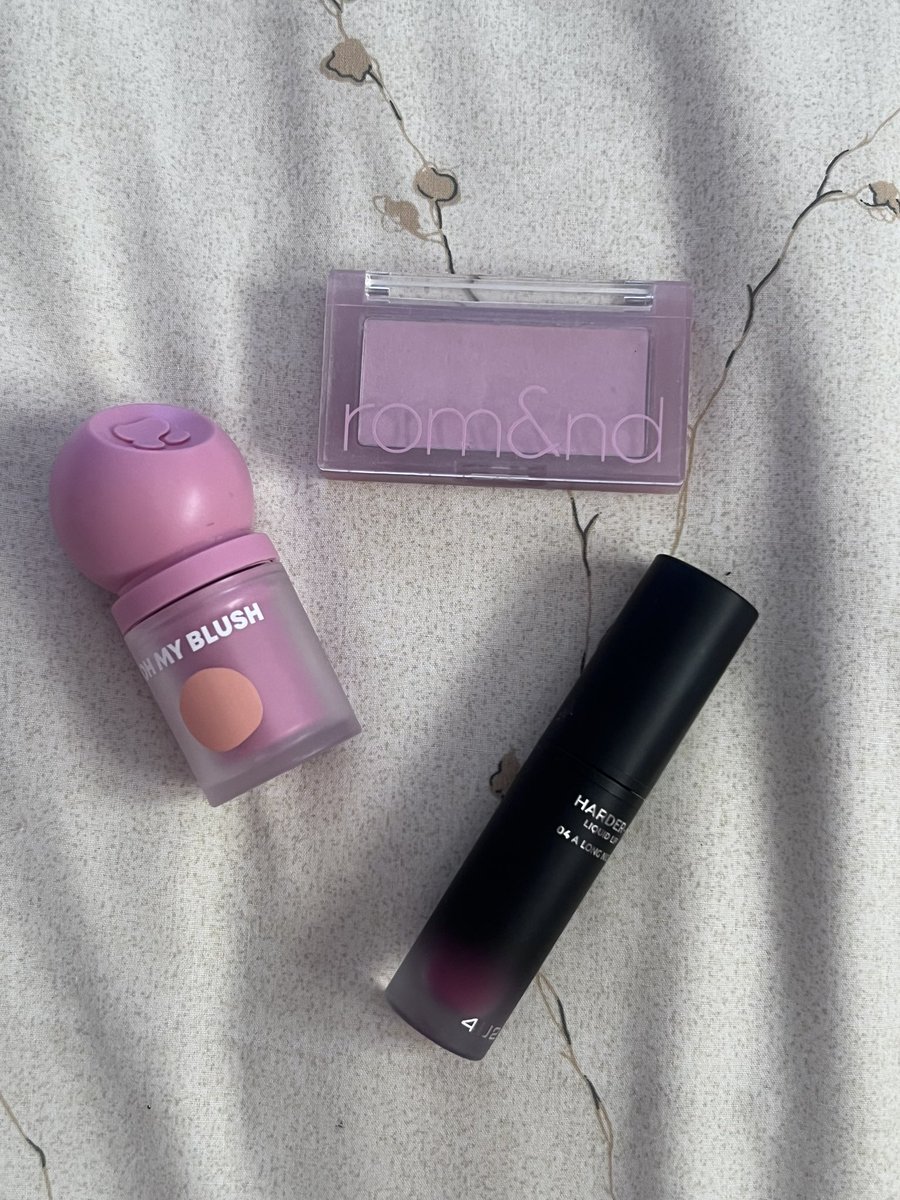 ปล่อยต่อ เสื้อผ้า &amp; เครื่องสำอางค่ะ 
🪽🪽🌺🌺

📍📍ลงพน. (02/02) เวลา21:00 

 —  ค่าส่ง 35 bahtค้าบ  —
( รี + ปัก ลด 5 baht ) 3 ตัวส่งฟรี 🌟
มีมากกว่าในรูปนะคะ เริ่มต้นหลักสิบ 🤲🏻🐈

#ส่งต่อเสื้อผ้า #ส่งต่อเสื้อผ้ามือ2 #ส่งต่อเสื้อผ้ามือสอง #ส่งต่อเครื่องสำอาง