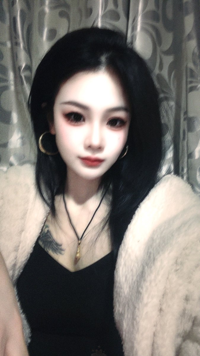 SerinkayaTask's tweet photo. 2月13号开始过年放假2月12号是最后一天 #狗奴 #舔脚服侍 #踩鸡 #踩踏 #辱骂调教  #虐刚 #前列腺高朝 #插马眼 #虐阳 沈阳千黛职业女王咨询电话13236639617短信故障回复不了，只能打电话 https://t.co/6Lqaf6kdBw