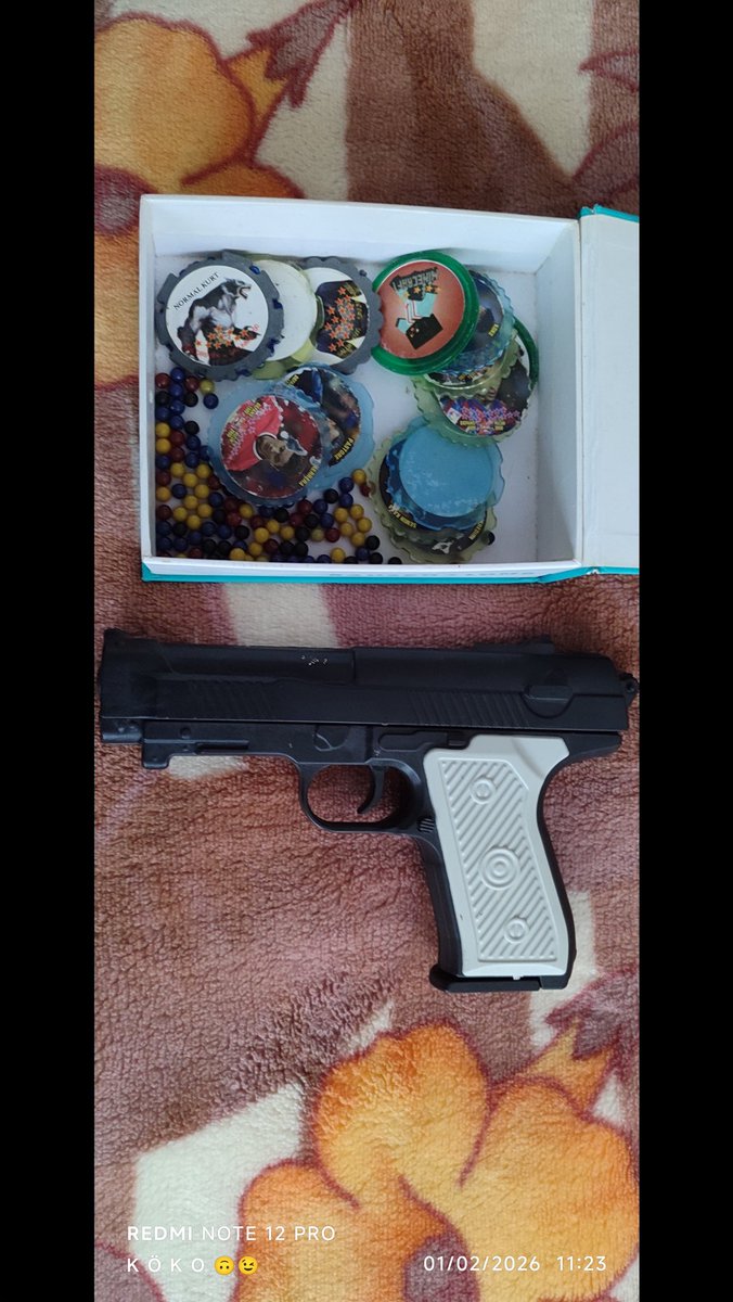 KOXAL97's tweet image. Çocuksun bir tane seçme hakkın var HANGİSİNİ SEÇERSİN.. 
#streetgame #iphone17 #gameover

7/24 elinde                            Sahura kadar soktasın