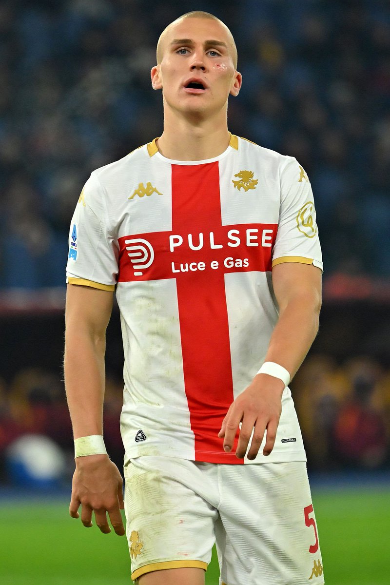 📝OFFICIEL : Le #GenoaCFC est heureux d'annoncer la l'acquisition définitive du défenseur Leo Skiri Østigård. Le joueur, qui a déjà disputé 17 matchs cette saison, inscrit quatre buts et délivré une passe décisive, était arrivé au #Genoa en prêt de #Rennes avec option d'achat