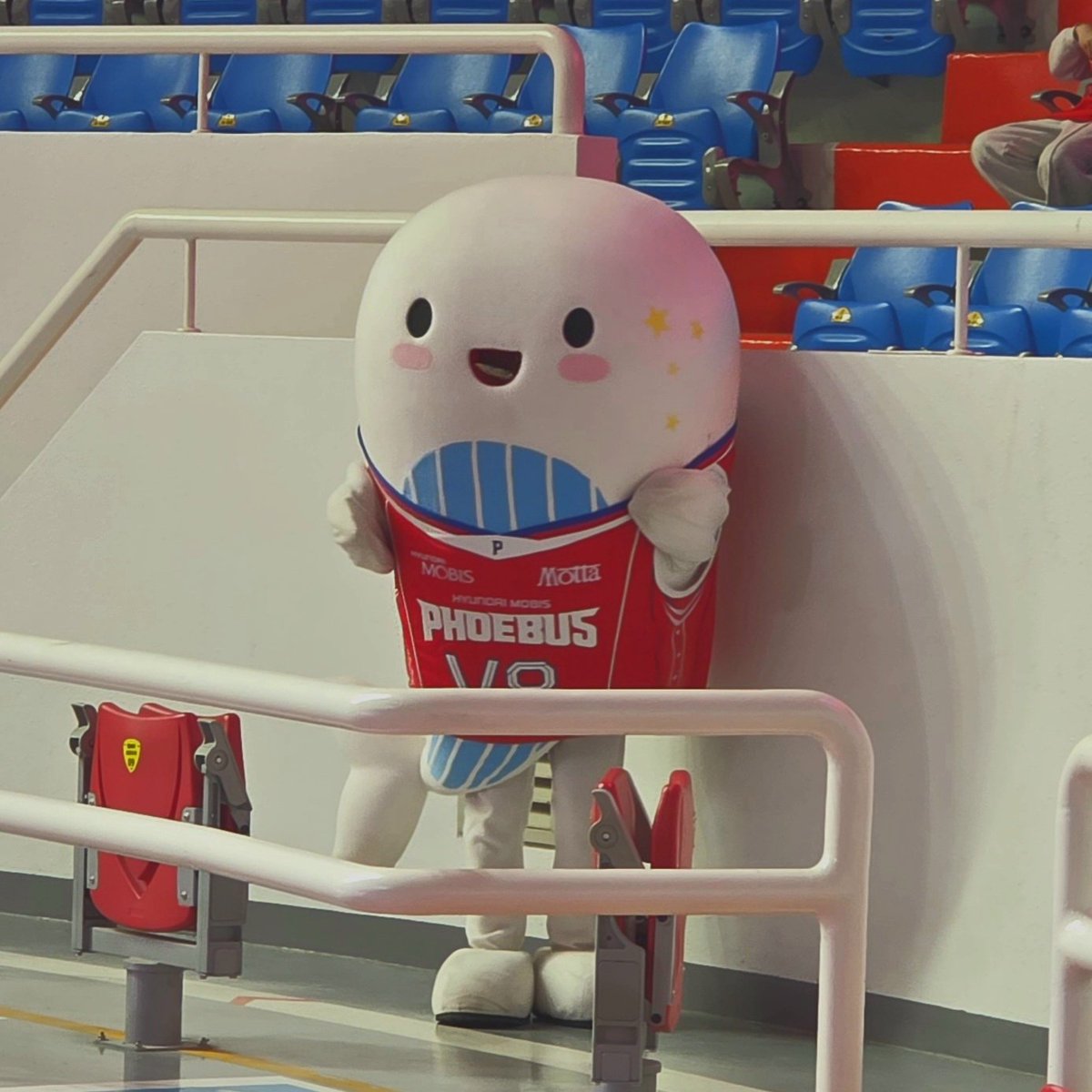 간식 선물 받아서 입에 넣고 다니던 별까루