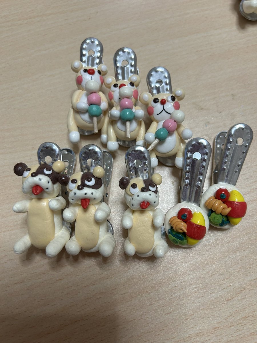 仕事で使うから挟むのん作って〜
って頼まれて…
もうちょい地味な方が良かったかも〜😄