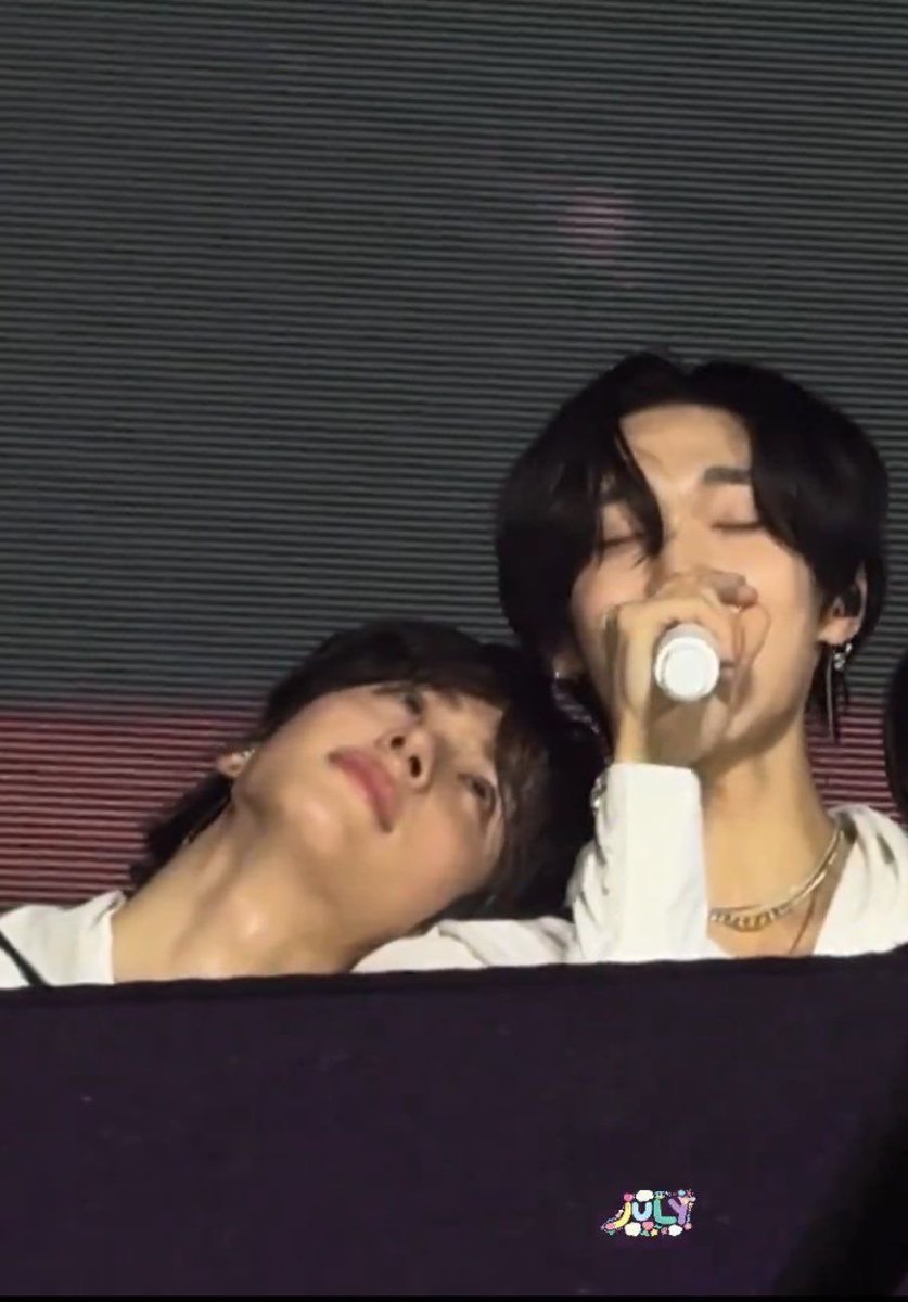 _db_dhf_'s tweet image. 아~내 왕자님 언제 이 몸을 구하러 와주실텐가요.