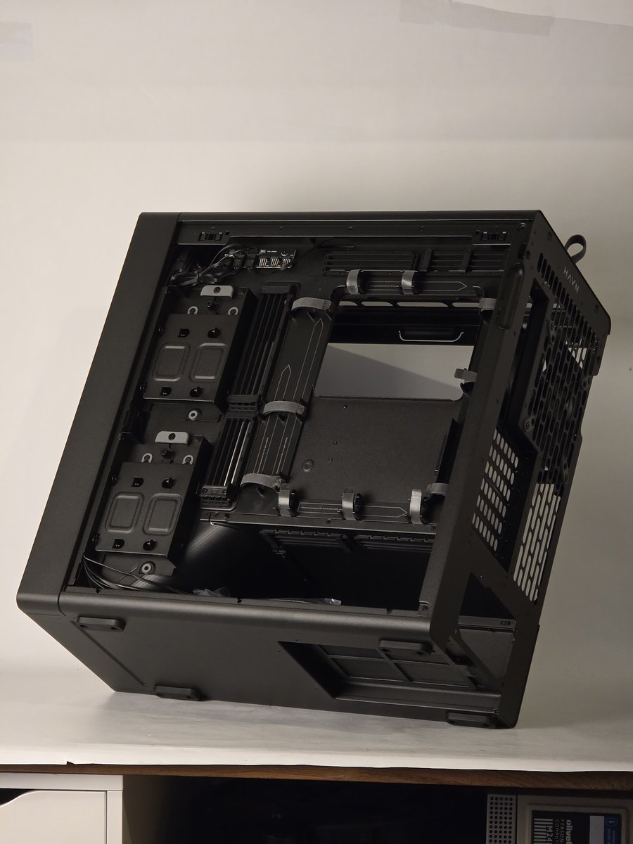 Uber Hardware tweet media