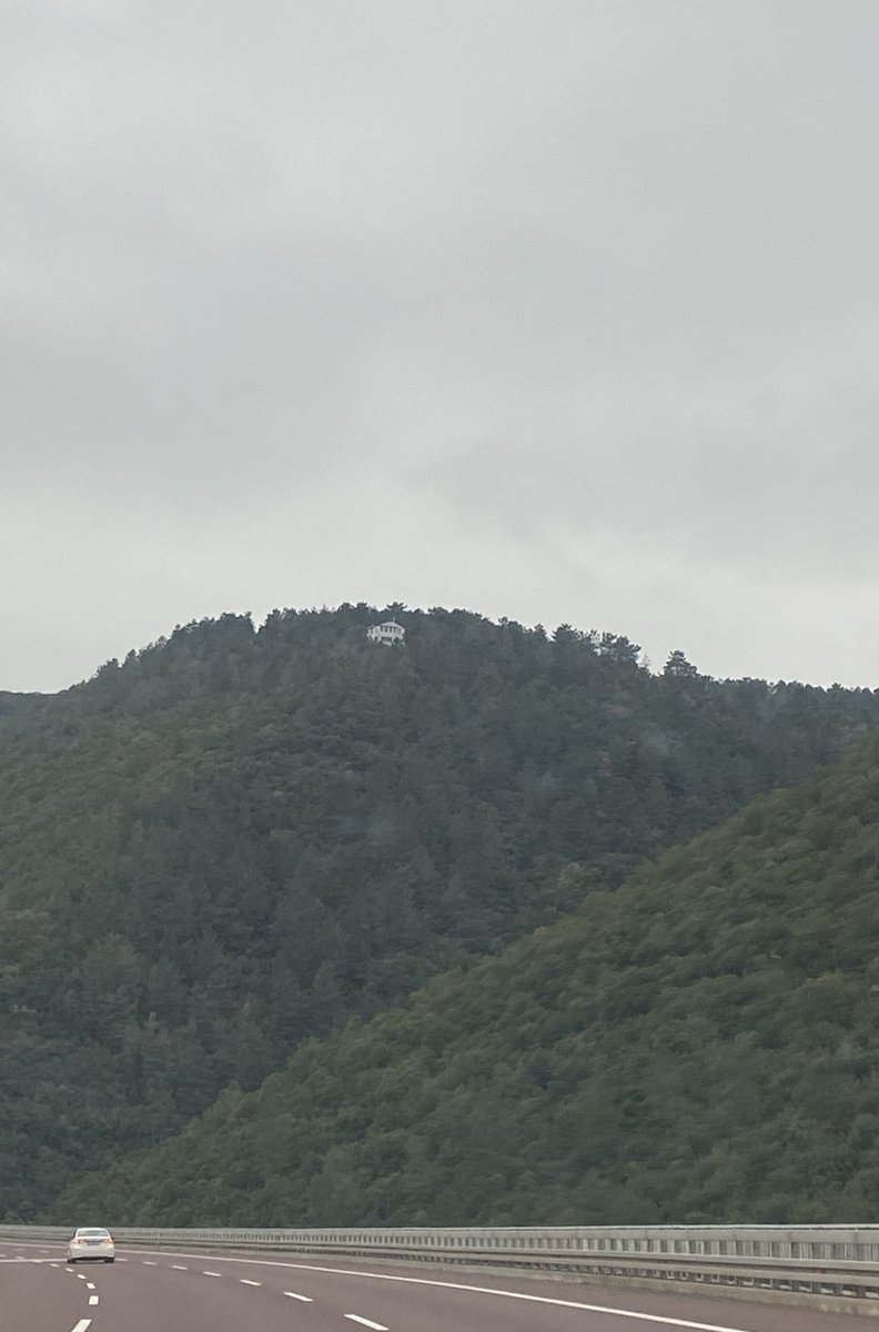 Hepinizden nefret ediyorum