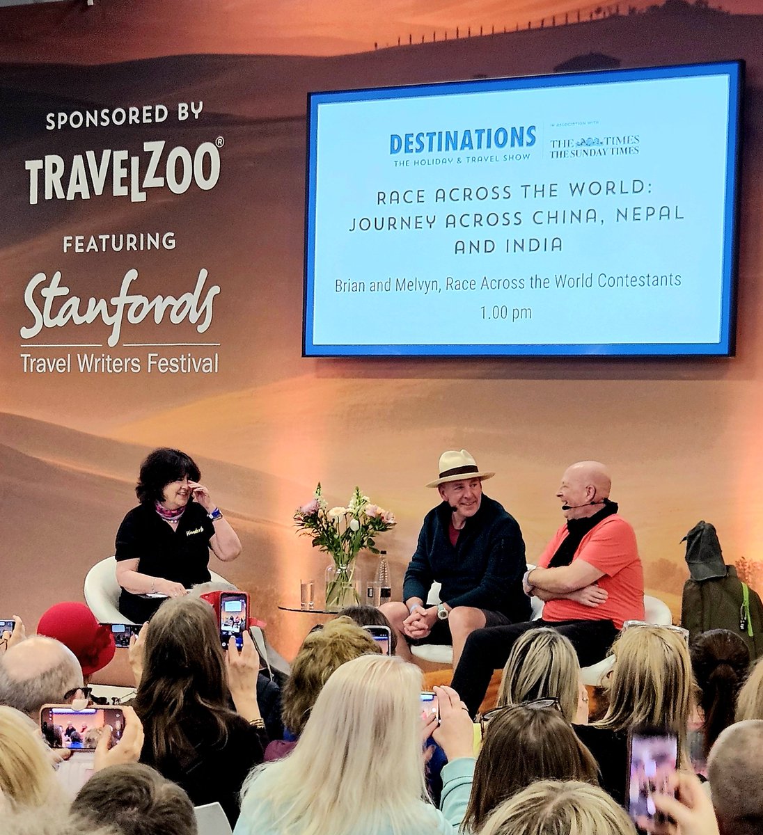 Bookaholic Bex tweet media