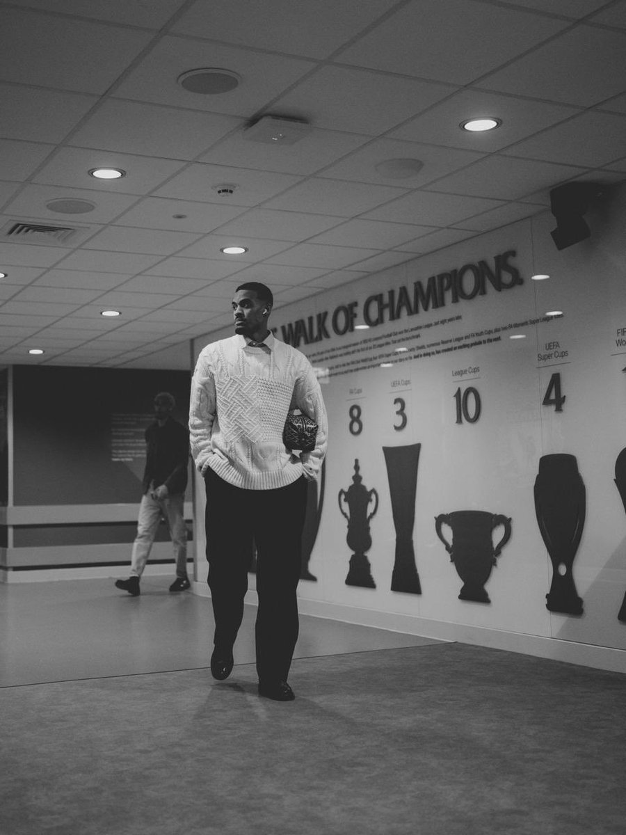 Ryan Jiro Gravenberch tweet media