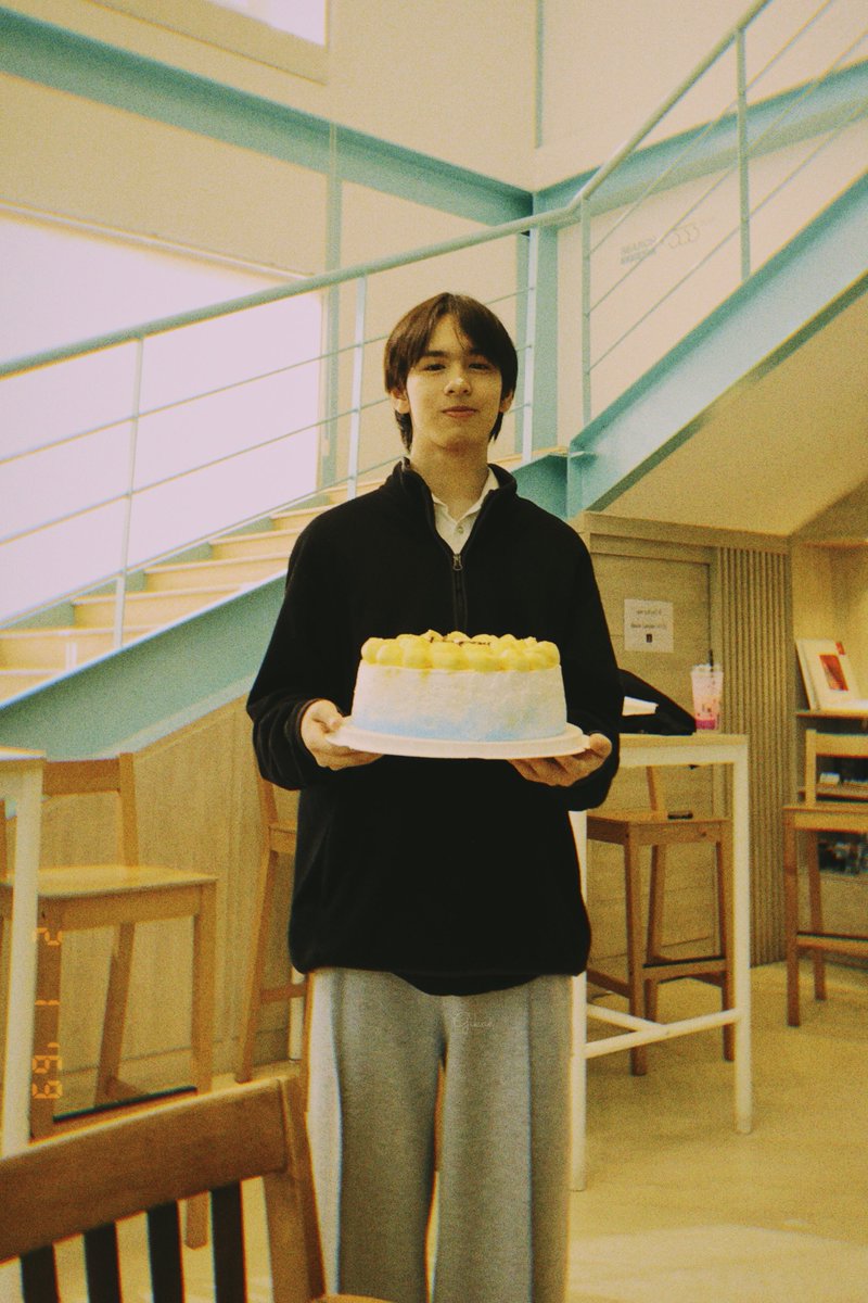 Gikae29's tweet image. HAPPY BIRTHDAY  🎂🍰🧡
 ขอให้เป็นตัวเองในเวอร์ชันที่มีความสุขที่สุด และเต็มไปรอยยิ้มนะ  แฮปปี้ๆนะคั้บ 😊
 #Happy18thKritDay 
#KRIT_ZOLAR #ZOLAR