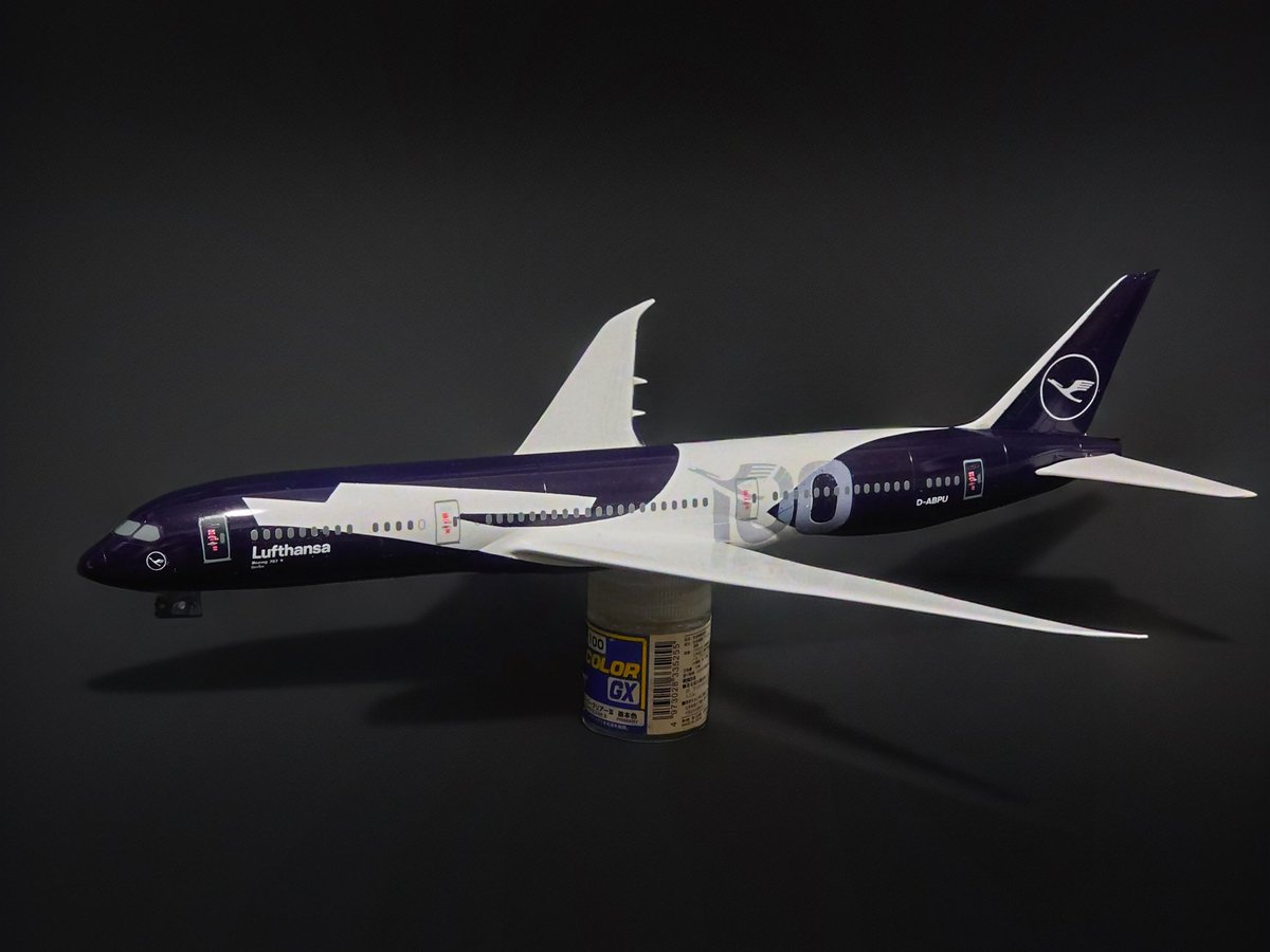 やはり100ロゴが綺麗にいきませんでした、、が、見れるレベル！反対側はこれから。
#旅客機プラモフェスin名古屋26
#旅客機プラモデル