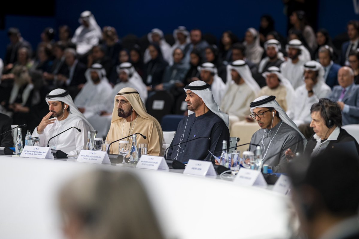 MohamedBinZayed's tweet image. شهدت وأخي محمد بن راشد اليوم جانباً من القمة العالمية للعلماء في دبي. اجتماع أكثر من 100 عالمٍ من الحائزين على جائزة نوبل وغيرها من الجوائز العلمية المرموقة من مختلف دول العالم على أرض الإمارات يؤكد الثقة العالمية في نهج الدولة القائم على إعلاء قيمة العلم والمعرفة لتحقيق التنمية…