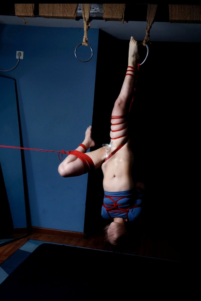 翻到几张没发过的图片   有些想念呢
🪢：<a href="/YeMo_1230/">夜殁</a>