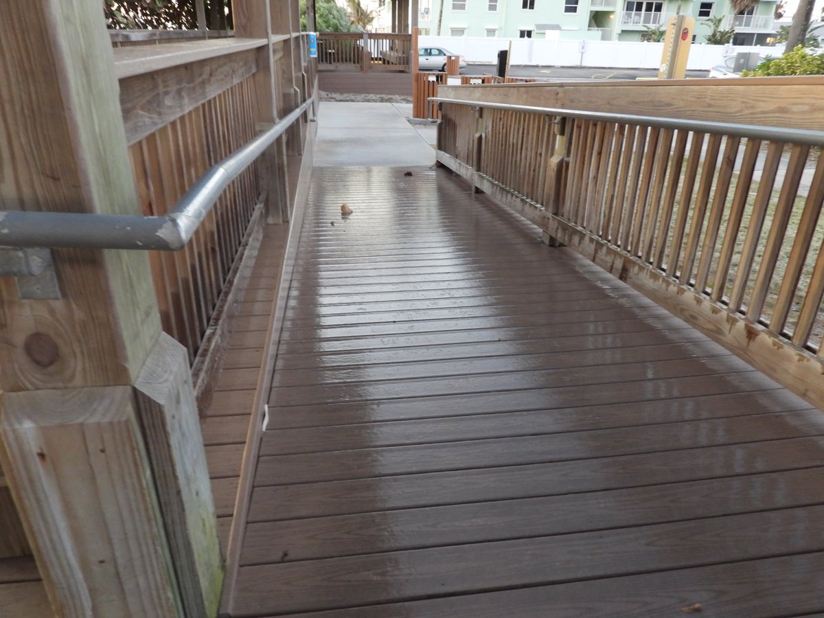 allfloridastuff's tweet photo. frozen walkway to the beach (Melbourne Beach, FL) this morning. 25 degrees! https://t.co/Gf4RyIgNAr