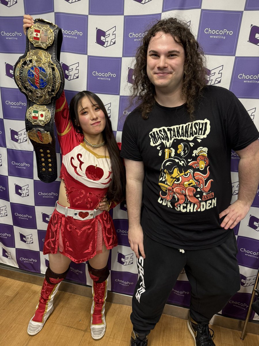 MegaSPS's tweet image. today i was back at chocopro, and so was @Mei_gtmv ! mei missed the last two 500 events but it feels like she been gone forever. this is my second to last chocopro show in japan so i’m glad mei was back in time, she was really nice to talk to again! 🍎
#駿河メイ
#chocopro
