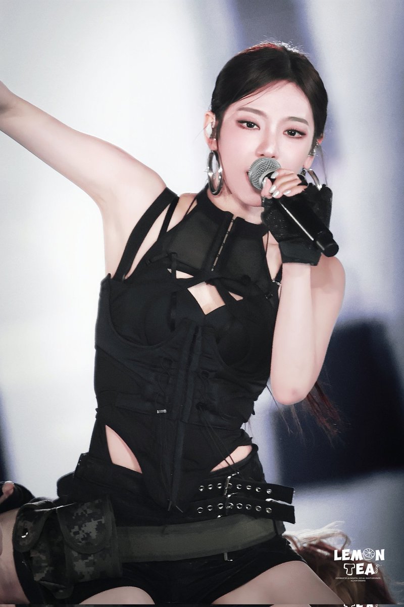 LemonTea_1023's tweet photo. SMTOWN FUKUOKA DAY 2
#에스파 #aespa #NINGNING #닝닝 #宁艺卓 #SMTOWN https://t.co/bQrrRhYwzo
