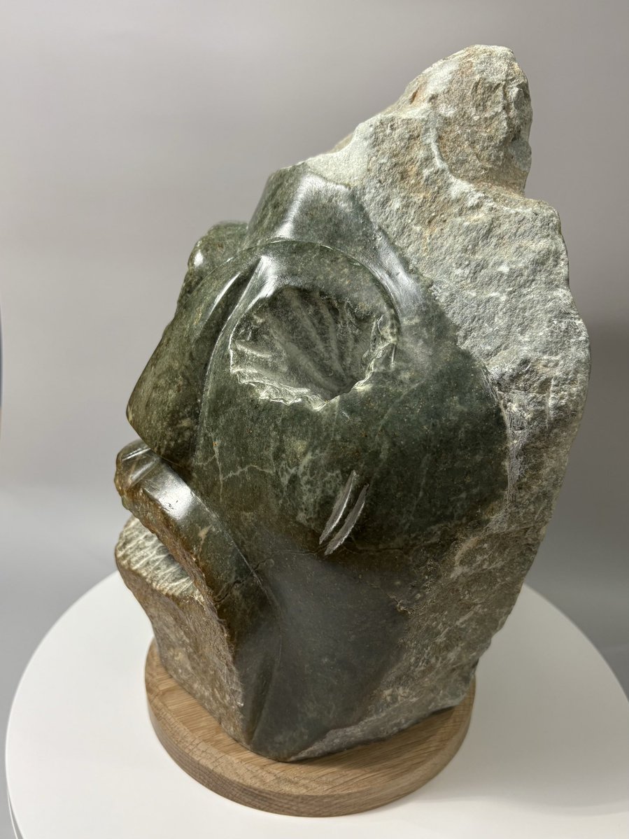 Hence the incisions on my stone sculpture. The marks reference ‘nyora’, Shona medicinal markings made on the body as a form of healing 🖤🇿🇼

#ZimbabweanStoneSculpture
#Serpentine 
#TribalMask
#TribalMarks 
#Sculpture 
#Art