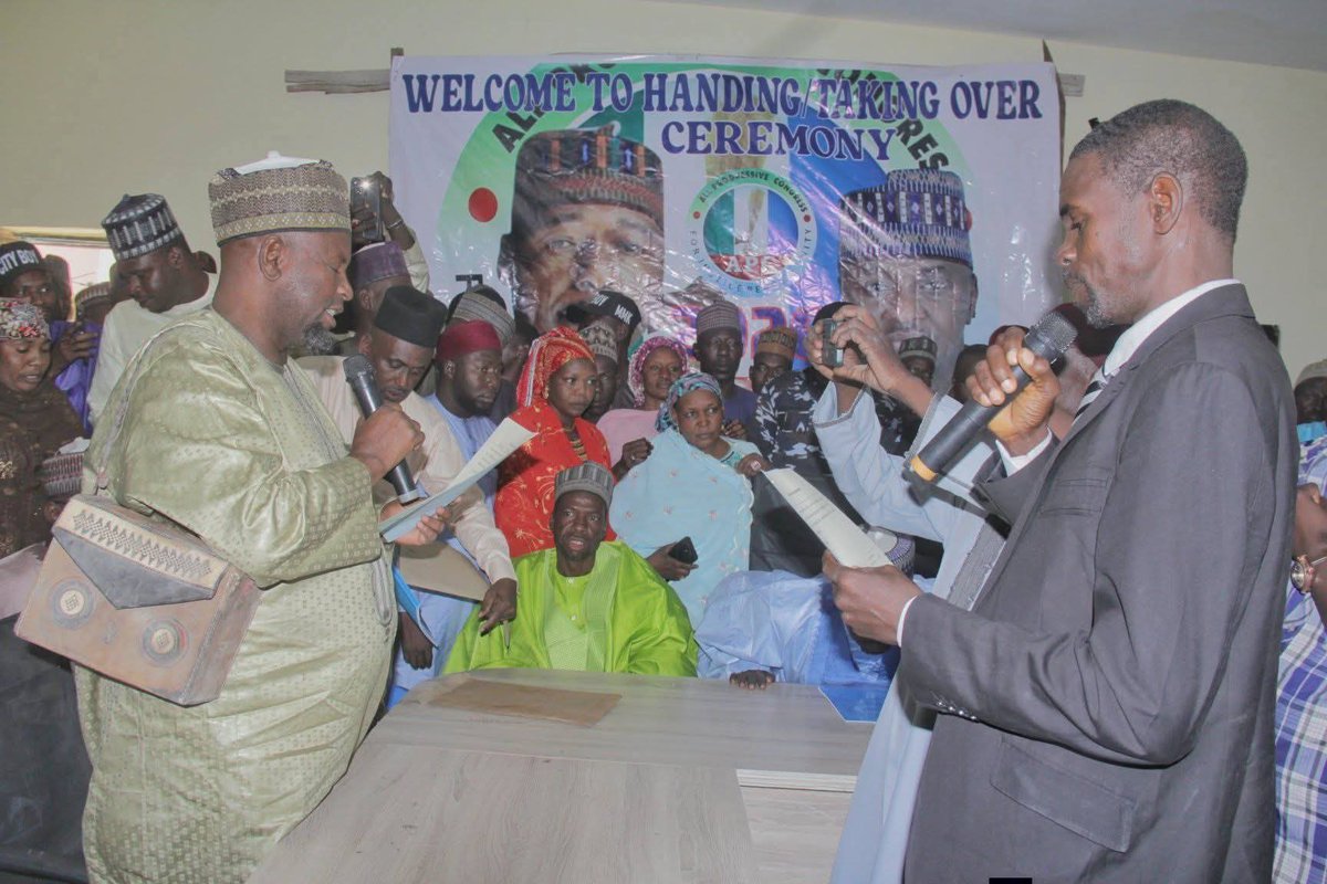BMB1_Official's tweet photo. Hon. Mustapha Kukawa Assumes Office as Executive Chairman of Kukawa Local Government Area

In a vibrant and ceremonial event held at the Kukawa Local Government Secretariat, Hon. Mohammad Mustapha Kukawa was officially sworn in as the Executive Chairman of Kukawa Local Government Area (LGA). 

The ceremony also included the swearing-in of his Vice Chairman, Hon. Musa Mamman, and the 10 newly elected Councillors representing the various wards.

During his inaugural address, the new Chairman outlined his key priorities, which are closely aligned with the developmental agenda of His Excellency, Governor Babagana Umara Zulum of Borno State. He pledged to focus on the following areas:

1. Strengthening security and promoting peaceful coexistence  

2. Improving education  

3. Enhancing healthcare delivery  

4. Advancing agriculture  

5. Fostering social cohesion and economic empowerment  

6. Supporting youth and women, among other initiatives

The swearing-in was administered by Barrister Makka A. Sanda of the Magistrate Court, who urged the newly elected council members to uphold the rule of law and faithfully discharge their constitutional duties in managing the affairs of Kukawa LGA.The outgoing Chairman, Hon. Abba Fugu Bukar, reflected on the foundations of progress and development he had established during his tenure. 

He expressed full confidence in his successor, assuring the people of Kukawa that the local government was in capable and safe hands under the new leadership.The Member representing Kukawa in the Borno State House of Assembly, Hon. Karta Maina Ma'aji Lawan, addressed the gathering and called for unity, cooperation, and collaboration among all stakeholders and citizens to drive the local government forward.

The new council leadership structure includes the following key positions among the Councillors:

Hajja Kellu Yarayi (Yoyo Ward) – Council Leader  
Umar Alh Bello (Doro Ward) – Deputy Leader  
Bakura Maina (Kukawa Ward) – Majority Leader  
Alh. Lawan Alagarno – Chief Whip  
Other Councillors will serve on various committees

The newly sworn-in Executive Chairman, Hon. Mustapha Mohammad Kukawa, reaffirmed his commitment to inclusive governance. He emphasized his intention to work collaboratively with all stakeholders, including traditional leaders, community representatives, and citizens, to achieve sustainable development and improved welfare for the people of Kukawa LGA.

This transition marks a new chapter for Kukawa Local Government Area, with expectations high for continued progress in line with state and community priorities.