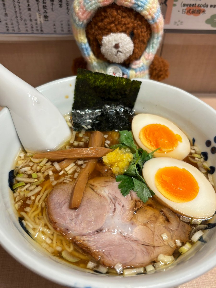 浅草にある与ろゐ屋さんのラーメン🍜柚子の香りがよく、とっても美味しかった🐻
#らーめん #浅草