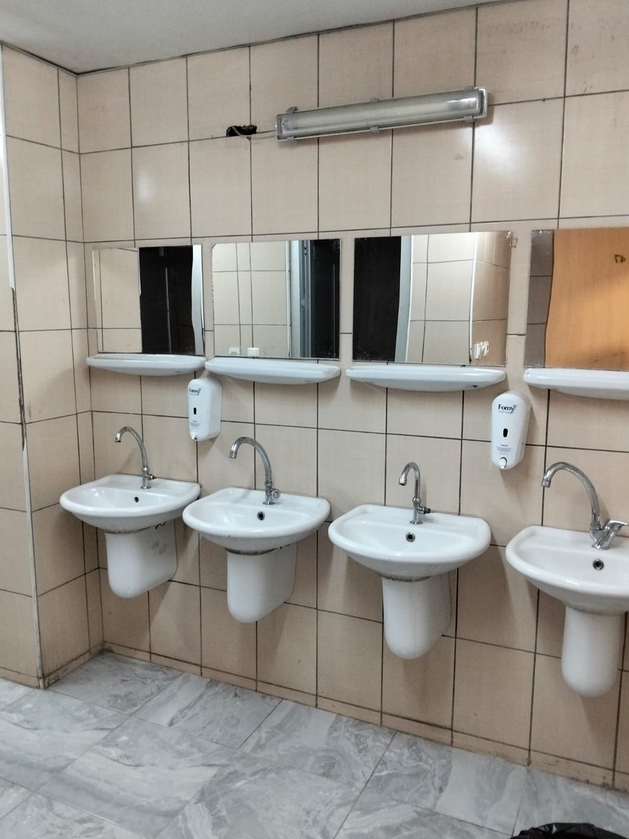 Arifiye Mesleki ve Teknik Anadolu Lisesi olarak dersliklerimizle,atölyelerimizle,laboratuvarlarımızla 2.döneme hazırız. Öğrencilerimize kavuşmayı bekliyoruz. #buokuldaişvar