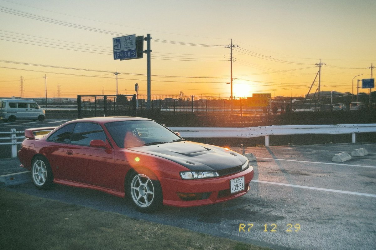 ばねこ tweet media