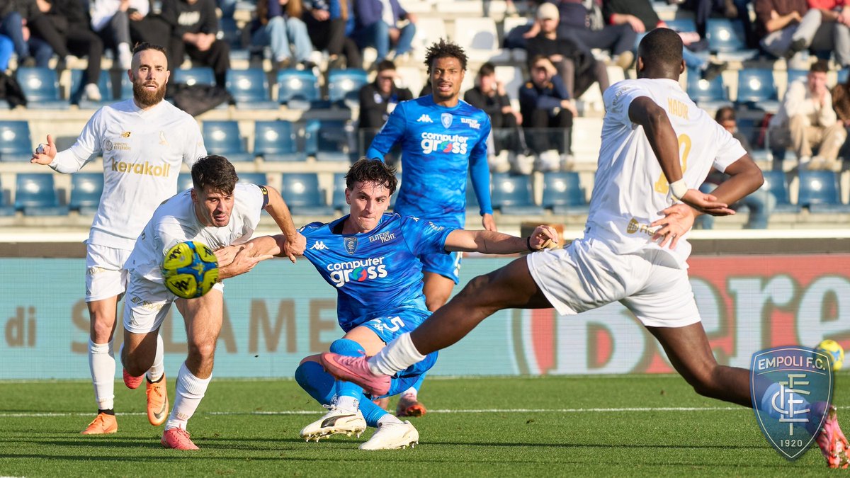 EmpoliFC's tweet photo. 📸📸📸📸 #EmpoliModena https://t.co/L6aXhlPAhW