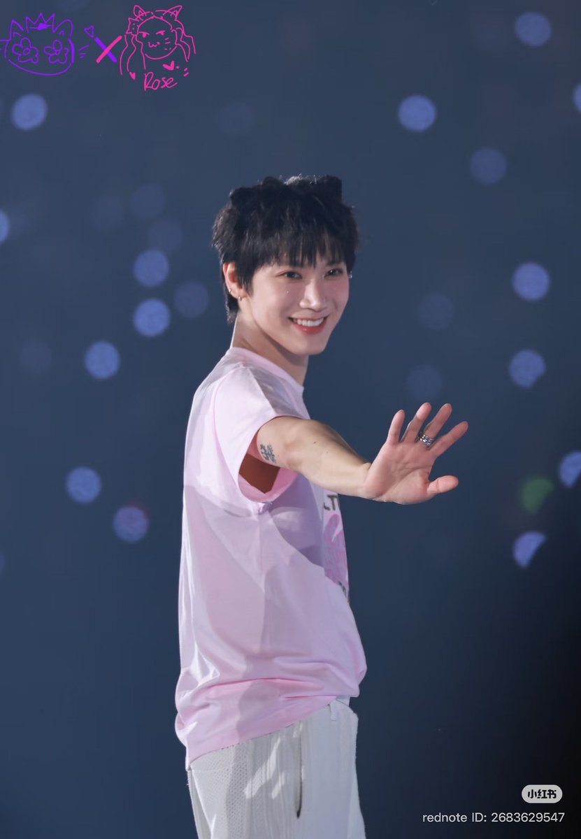 Cutie Tennie 🐱👋
น้องเตนล์เหมียวๆโบกมือให้แฟนคลับ น่ารักที่สุด

Cr: Princess Rose
#SMTOWN_LIVE_FUKUOKA 
#TEN #TENLEE #เตนล์