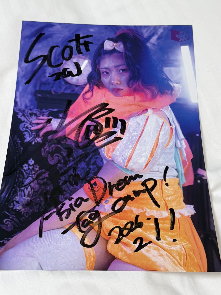 MegaSPS's tweet image. as i always do, i met @chie_gtmv ! i don’t think i’ve ever seen chie &amp;amp; mei team in person before so it was really cool. we talked about the show but chie said she was too cold to go outside to watch a lot of it. hopefully i’ll see chie at my last chocopro!
#小石川チエ
#chocopro