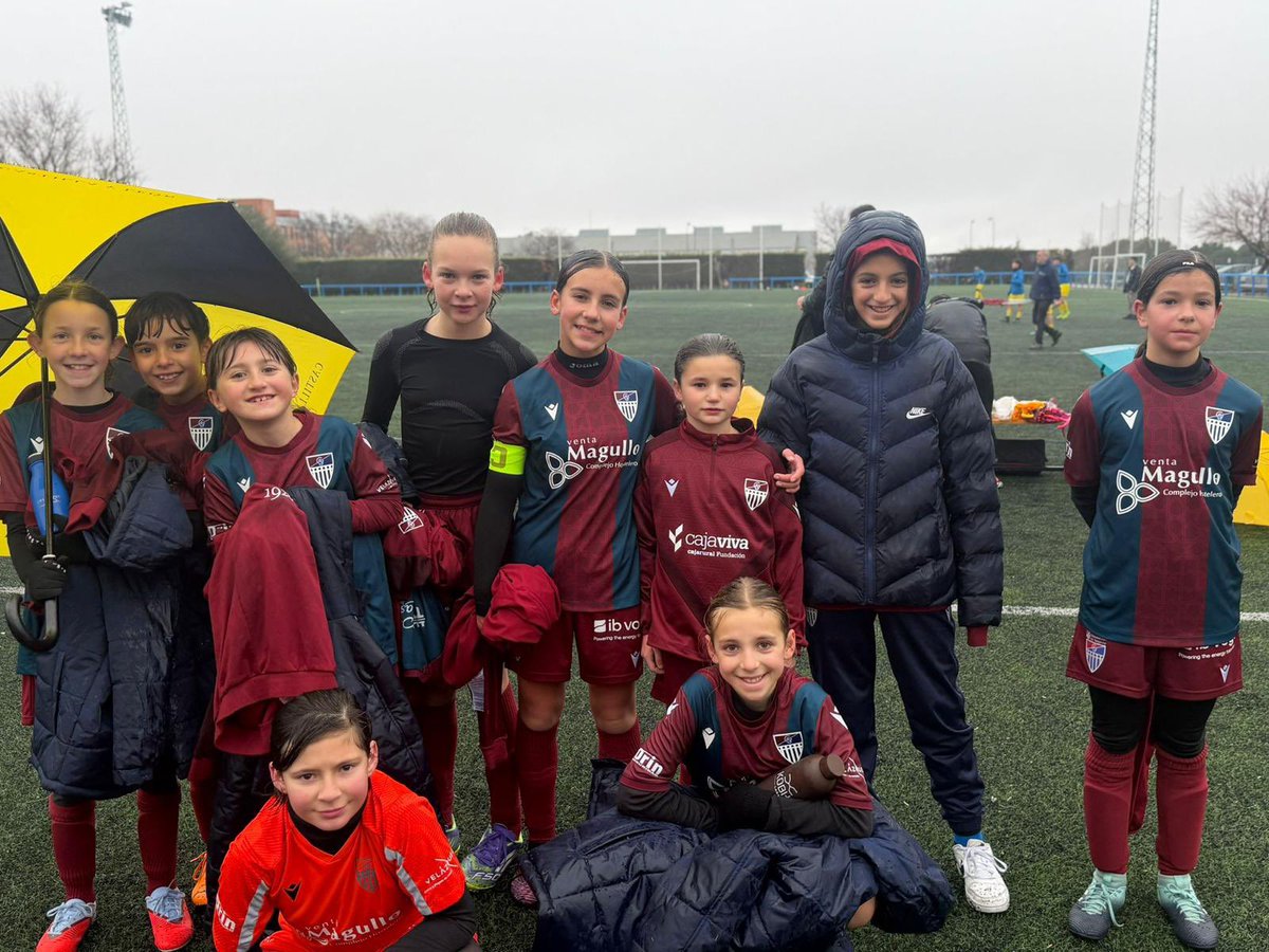 Segoviana_Base's tweet image. Hoy el Alevín femenino ha empatado contra el unami D 3-3. Estrenamos puntuación, grandísimo partido de las niñas, que se merecieron la victoria.