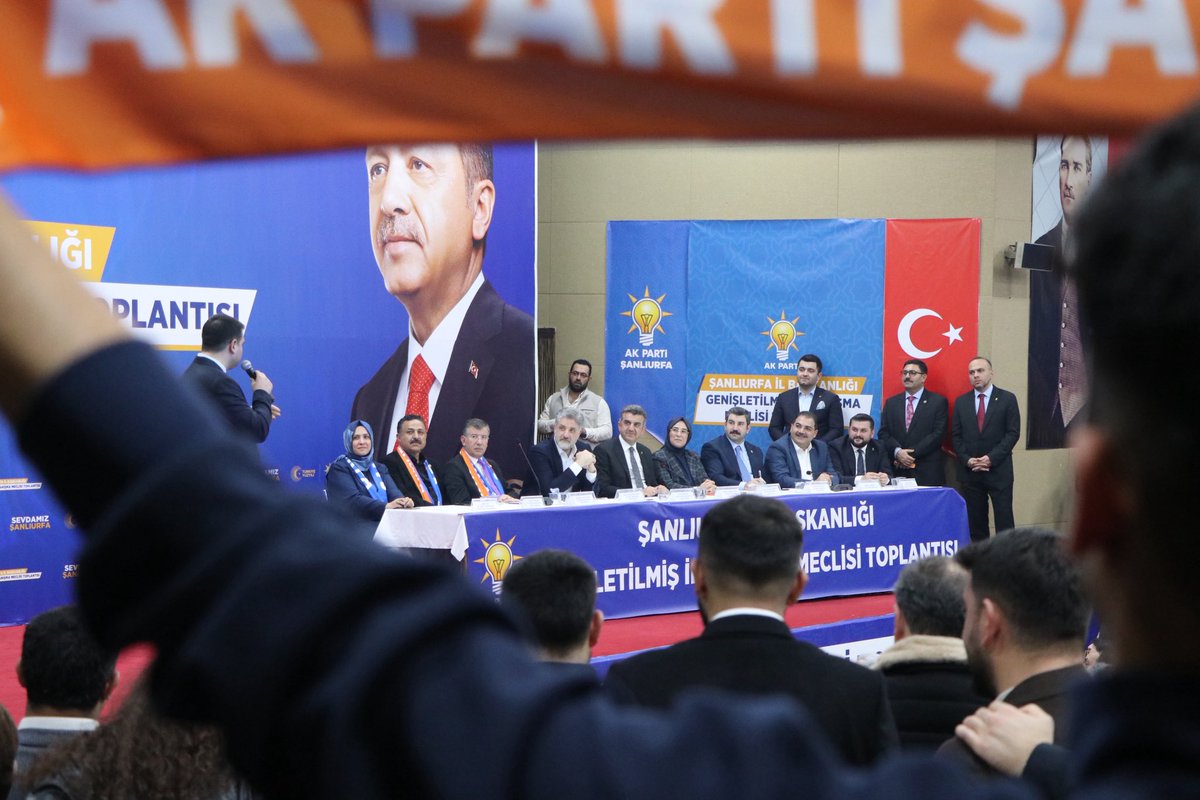 Şanlıurfa İl Başkanlığımız tarafından düzenlenen Genişletilmiş İl Danışma Meclisi Toplantımızı; 

AK Parti Genel Sekreterimiz ve İzmir Milletvekilimiz Sayın Eyyüp Kadir İnan, kıymetli milletvekillerimiz, il ve ilçe teşkilatlarımız, MKYK Üyelerimiz, ile AK Parti’ye gönül vermiş